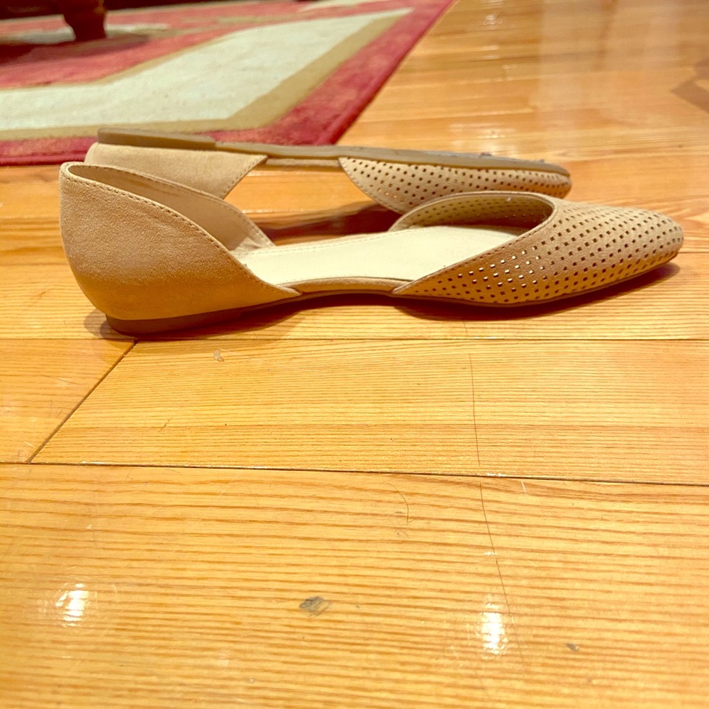 Nude perforated flats